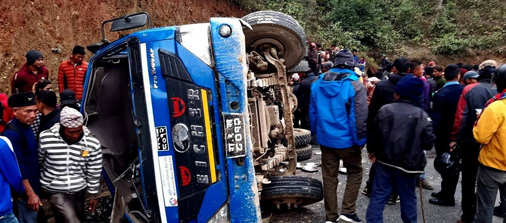 6 Killed, 27 Injured In A Truck Accident