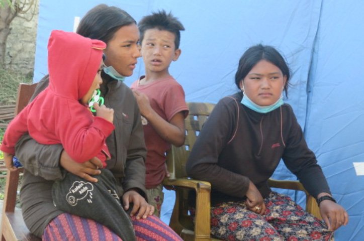 Siblings Hunt For Father Father Who Eloped With Second Wife