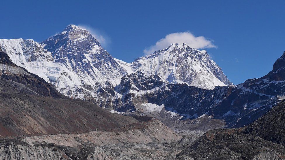 Everest’s Highest Glacier Melting Fast, Study Says