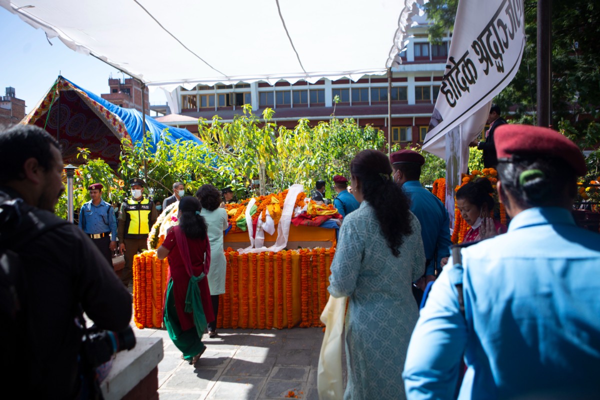 People pay last respect to culture expert Joshi